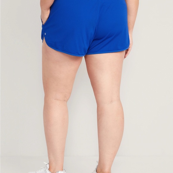 NWT OLD NAVY Mid-Rise StretchTech Dolphin-Hem Run Shorts3-inch inseam  MEDUIM - Picture 6 of 8